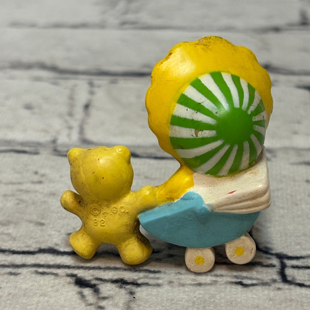 Vintage 1982 Strawberry Shortcake Butter Cookie Jelly Bear Stroller Figurine PVC - Picture 2 of 4